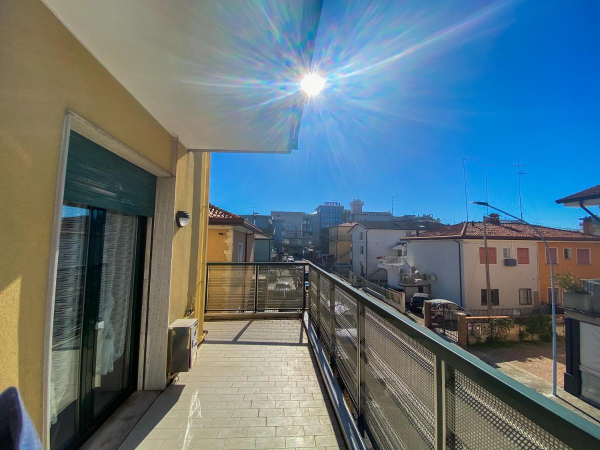 Residence Quito Piazza Mazzini 150M Dal Mare E Vicino Pista Azzurra Lido di Jesolo Eksteriør billede